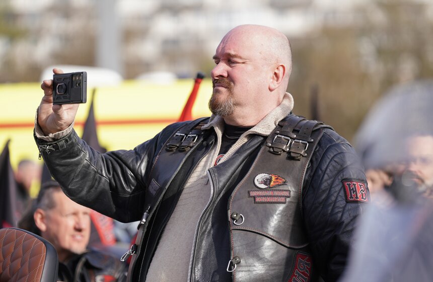 ВДНХ стала площадкой традиционного открытия мотосезона от клуба "Ночные волки" 24 фото