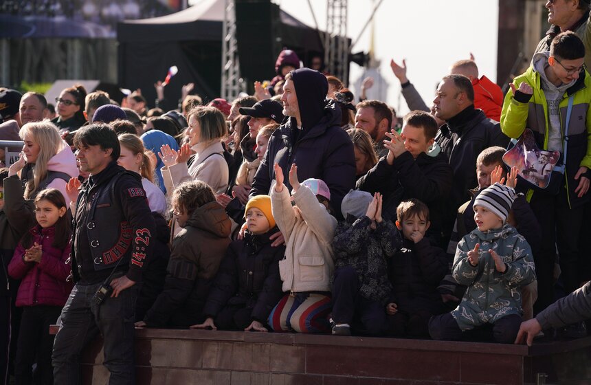 ВДНХ стала площадкой традиционного открытия мотосезона от клуба "Ночные волки" 9 фото