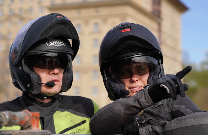 ВДНХ стала площадкой традиционного открытия мотосезона от клуба "Ночные волки" 13 фото