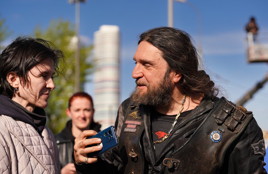 ВДНХ стала площадкой традиционного открытия мотосезона от клуба "Ночные волки" 8 фото