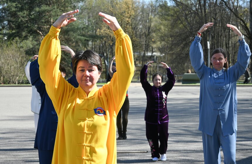 На ВДНХ отметили Всемирный день тайцзицюань и цигуна 2 фото