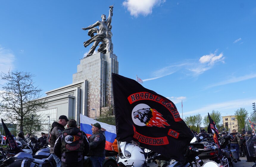 ВДНХ стала площадкой традиционного открытия мотосезона от клуба "Ночные волки" 1 фото