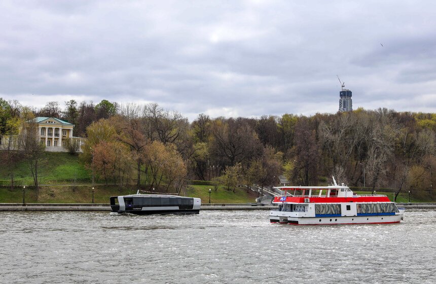 Масштабный парад судов состоялся в Москве к открытию летней речной навигации 7 фото