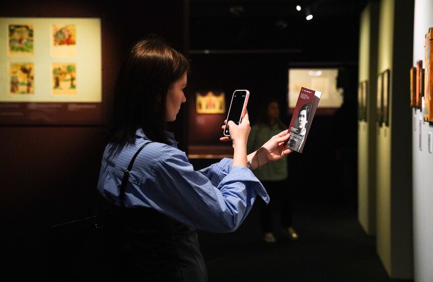 Выставка "Под небом голубым" открылась в Доме русского зарубежья 13 фото