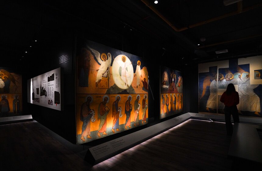 Выставка "Под небом голубым" открылась в Доме русского зарубежья 21 фото