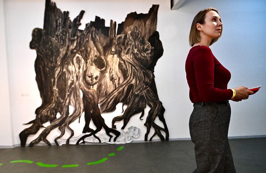 В ЦСИ "Винзавод" открылась выставка Открытых студий "Вы достигли места назначения" 13 фото