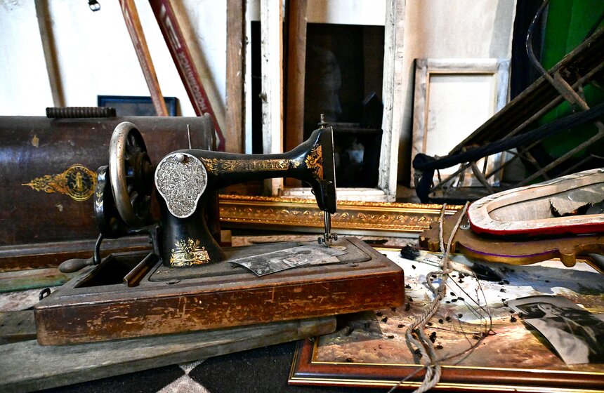 В ЦСИ "Винзавод" открылась выставка Открытых студий "Вы достигли места назначения" 16 фото