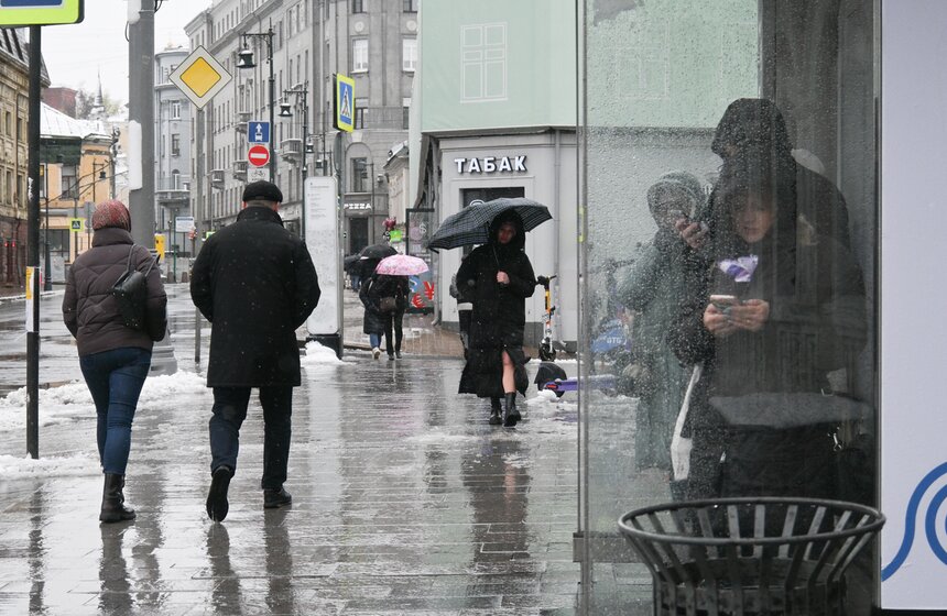 Апрельский снегопад накрыл Москву 17 фото