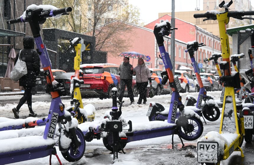 Апрельский снегопад накрыл Москву 5 фото