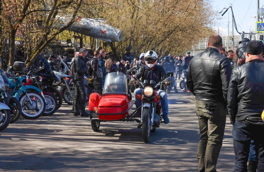 "Ночные волки" отметили открытие мотосезона в Байк-центре 5 фото
