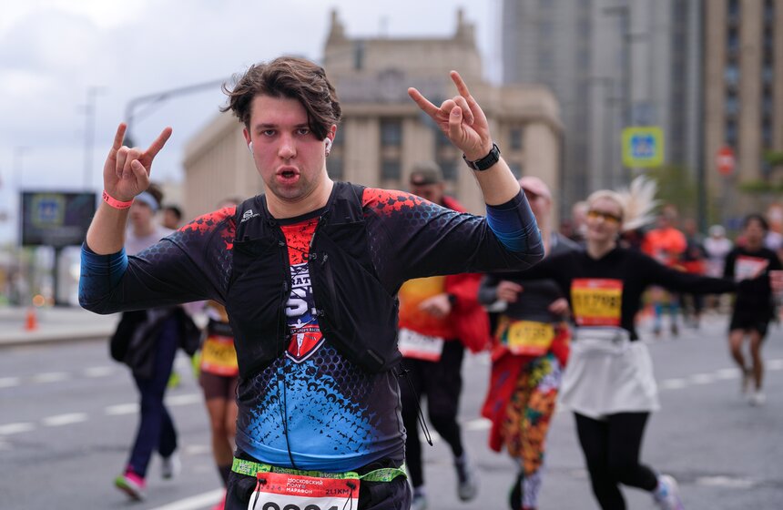 Более 23 тысяч человек приняли участие в Московском полумарафоне 26 фото