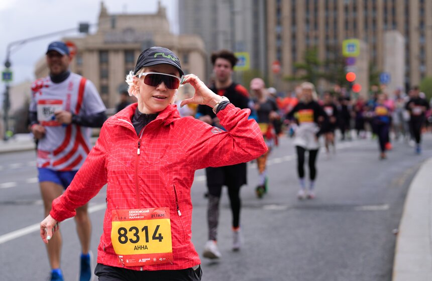 Более 23 тысяч человек приняли участие в Московском полумарафоне 23 фото