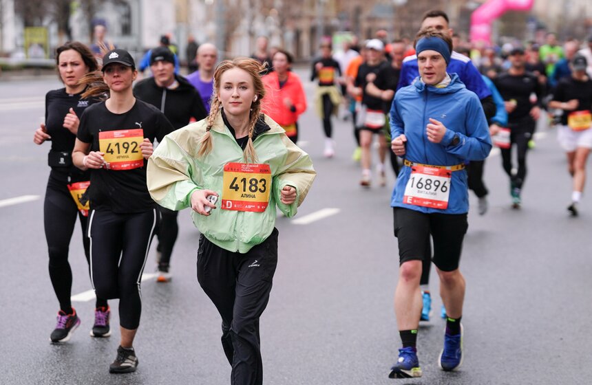 Более 23 тысяч человек приняли участие в Московском полумарафоне 7 фото