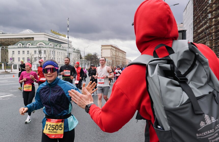 Более 23 тысяч человек приняли участие в Московском полумарафоне 12 фото