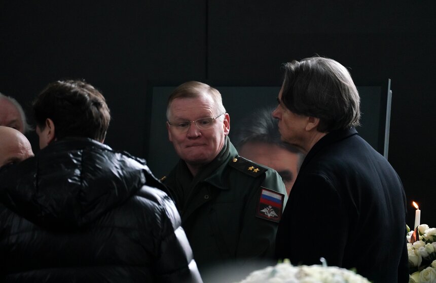 Журналиста Алексея Пиманова похоронили на Троекуровском кладбище 20 фото