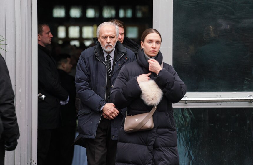 Журналиста Алексея Пиманова похоронили на Троекуровском кладбище 32 фото