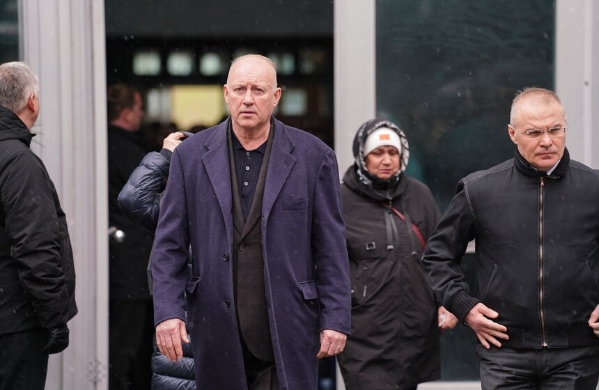 Журналиста Алексея Пиманова похоронили на Троекуровском кладбище 25 фото