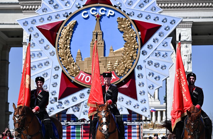Сезон конных церемониалов открылся на ВДНХ 26 фото