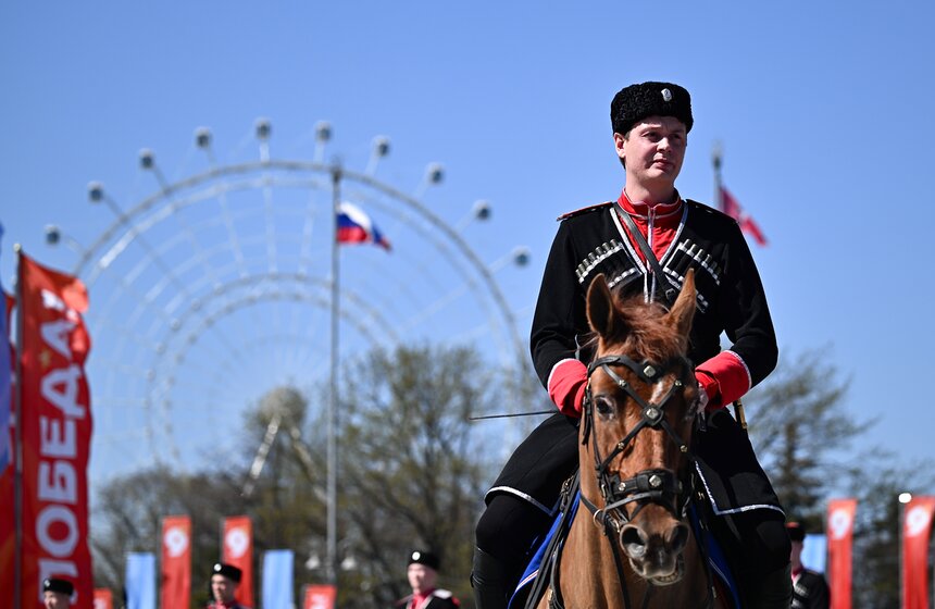 Сезон конных церемониалов открылся на ВДНХ 17 фото