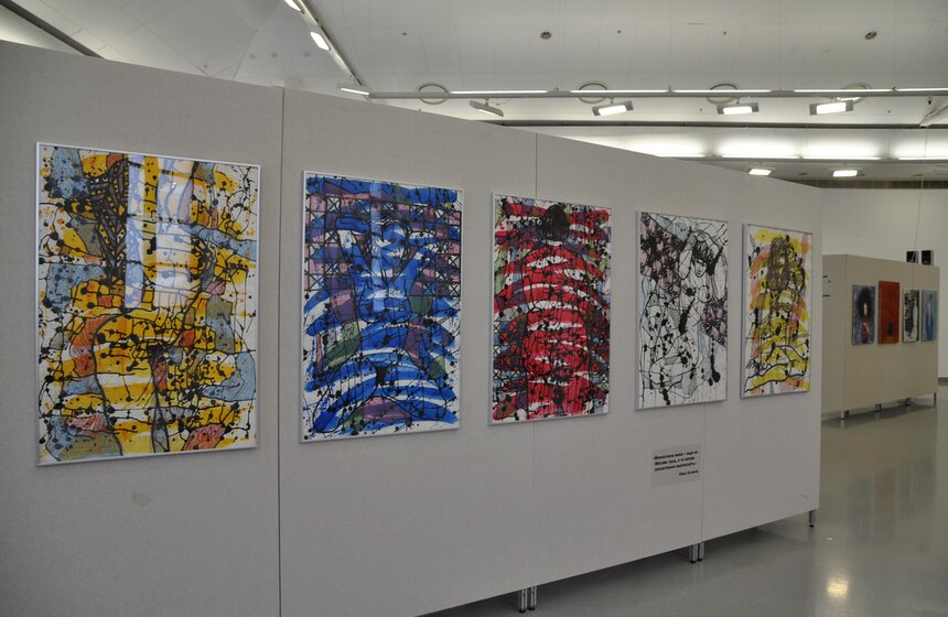 Выставка художника Ивана Акимова открылась в столице 5 фото