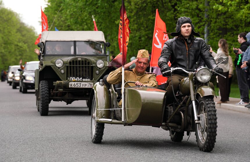 Ретроралли с участием 300 автомобилей состоялось в Музее Победы 2 фото