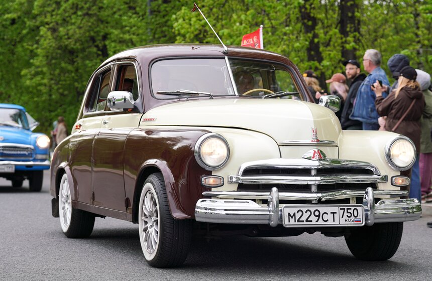 Ретроралли с участием 300 автомобилей состоялось в Музее Победы 11 фото