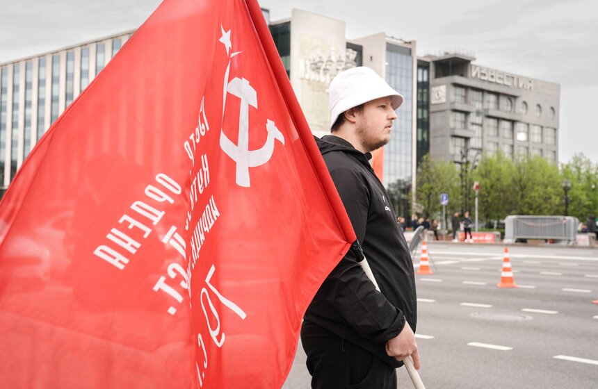 Москвичи отпраздновали 81-й День Победы 3 фото