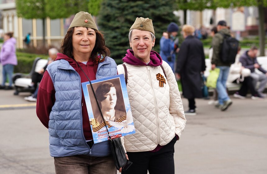 Москвичи отпраздновали 81-й День Победы 30 фото