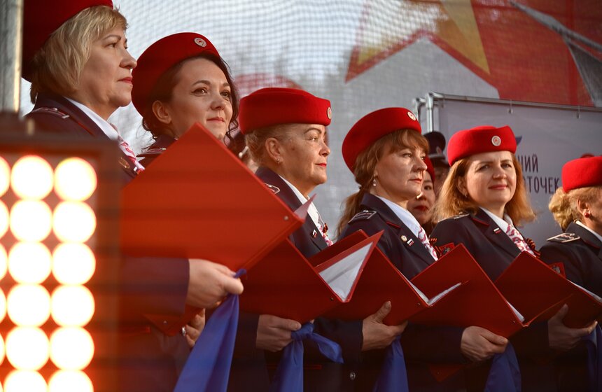 В Москве состоялась концерт-премия "Синий платочек" 17 фото