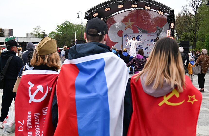 В Москве состоялась концерт-премия "Синий платочек" 24 фото