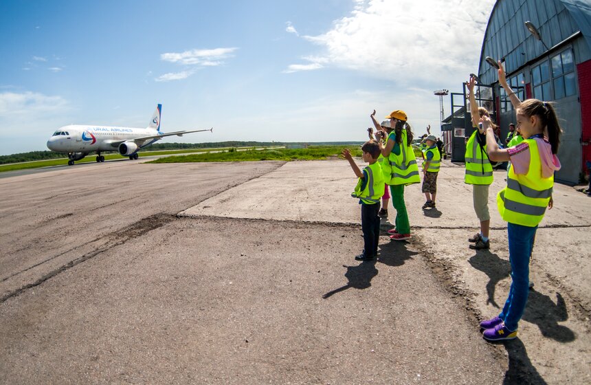 В "Домодедово" прошел детский споттинг 13 фото