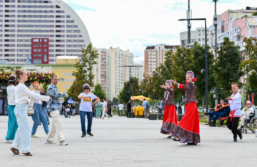 Фестиваль "День молодежи" прошел в парке "Ходынское поле" 17 фото