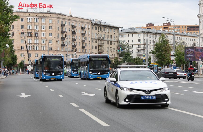Второй Московский транспортный электрофестиваль прошел на Садовом кольце 18 фото