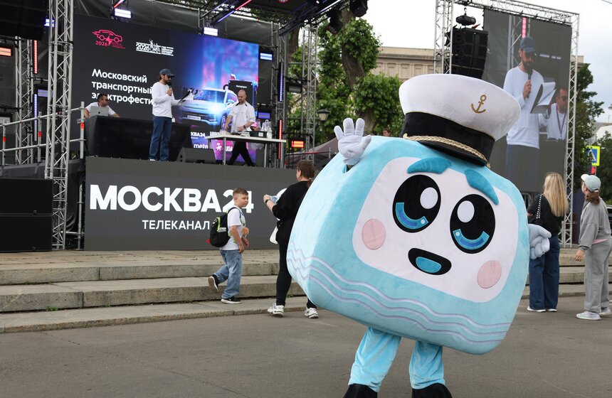Второй Московский транспортный электрофестиваль прошел на Садовом кольце 31 фото