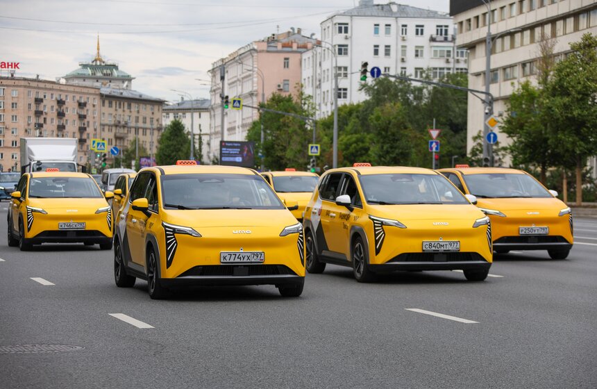 Второй Московский транспортный электрофестиваль прошел на Садовом кольце 19 фото
