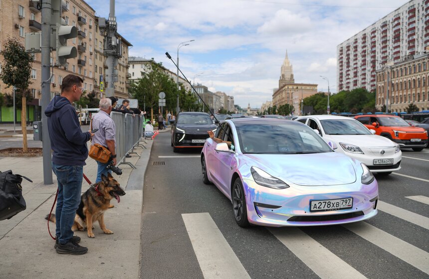 Второй Московский транспортный электрофестиваль прошел на Садовом кольце 26 фото