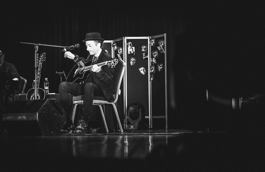 Рокер Глеб Самойлов спел песни Вертинского и прочитал стихи 4 фото