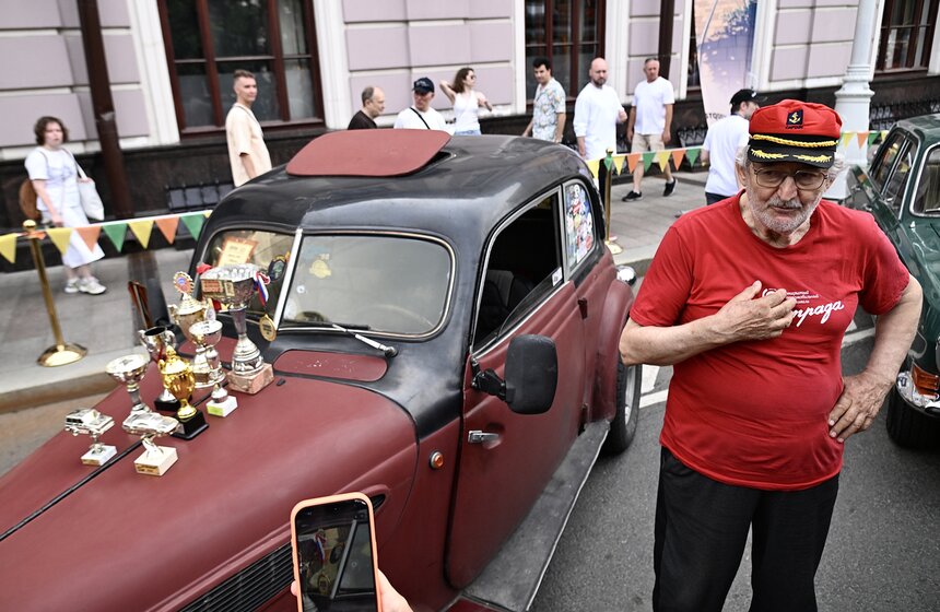 Более 60 экспонатов представили на выставке ретротранспорта в Москве 34 фото