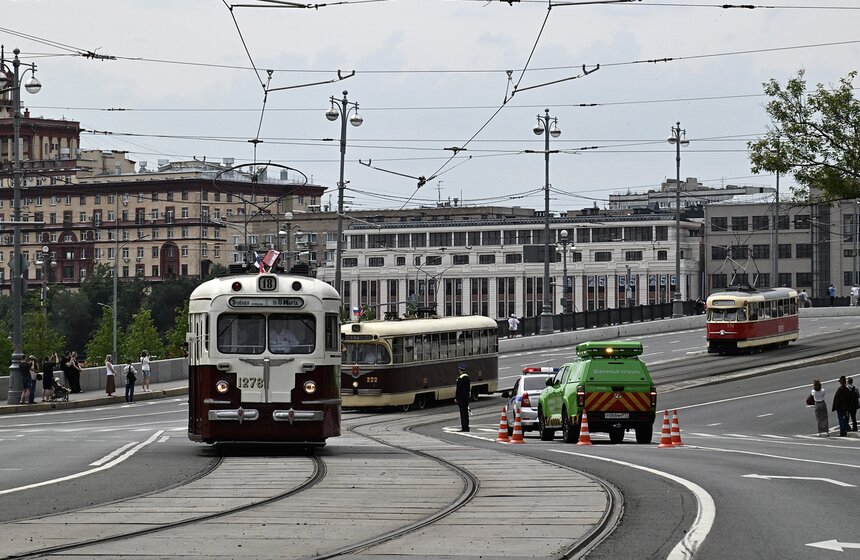 Более 60 экспонатов представили на выставке ретротранспорта в Москве 27 фото