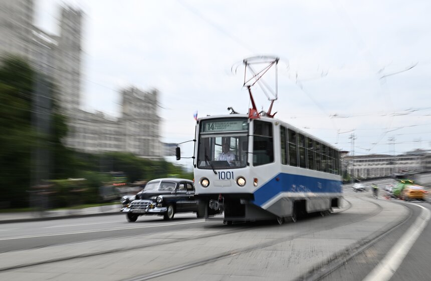 Более 60 экспонатов представили на выставке ретротранспорта в Москве 28 фото