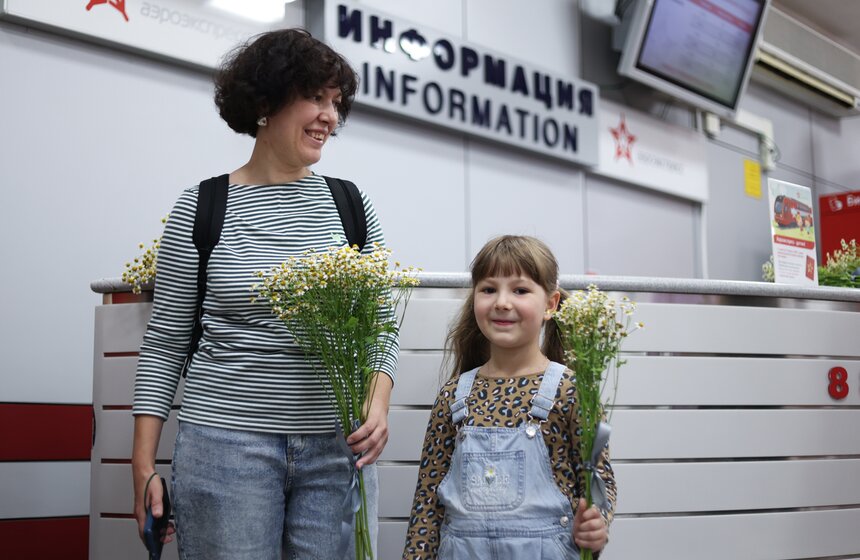 Аэроэкспресс и ЦППК устроили экскурсию для детей в честь Дня семьи, любви и верности 9 фото