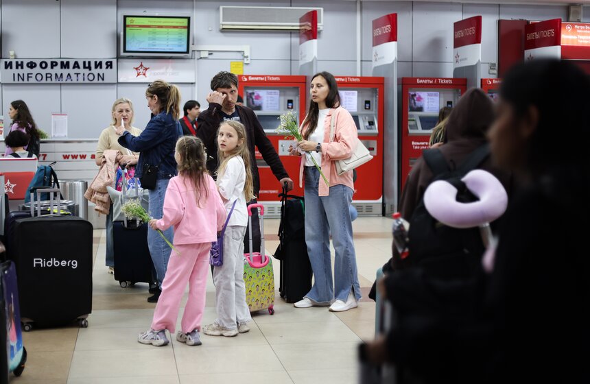 Аэроэкспресс и ЦППК устроили экскурсию для детей в честь Дня семьи, любви и верности 5 фото