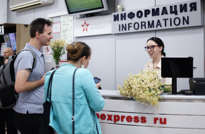 Аэроэкспресс и ЦППК устроили экскурсию для детей в честь Дня семьи, любви и верности 10 фото