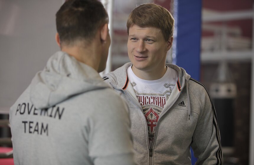 В "Лужниках" состоялось взвешивание перед боем Поветкин - Чарр 1 фото