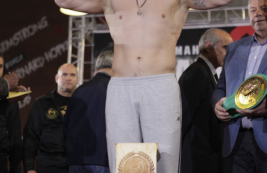 В "Лужниках" состоялось взвешивание перед боем Поветкин - Чарр 11 фото