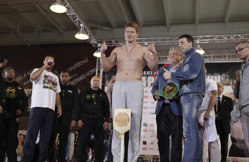 В "Лужниках" состоялось взвешивание перед боем Поветкин - Чарр 12 фото