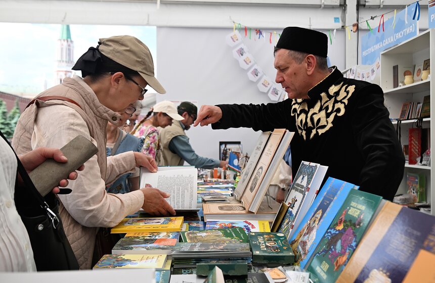Книжный фестиваль "Красная площадь" прошел в Москве 19 фото