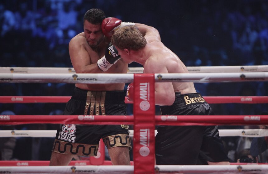 Александр Поветкин одержал победу над немцем Мануэлем Чарром 8 фото