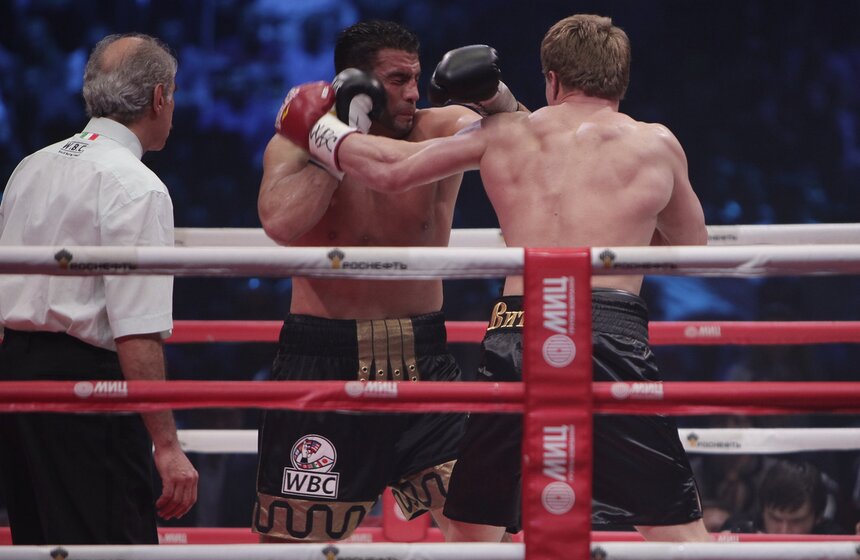 Александр Поветкин одержал победу над немцем Мануэлем Чарром 9 фото