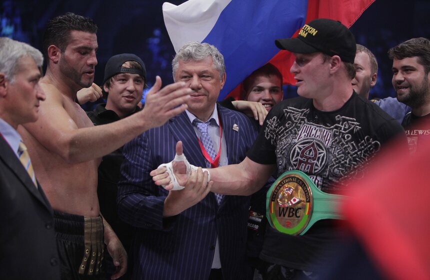 Александр Поветкин одержал победу над немцем Мануэлем Чарром 21 фото